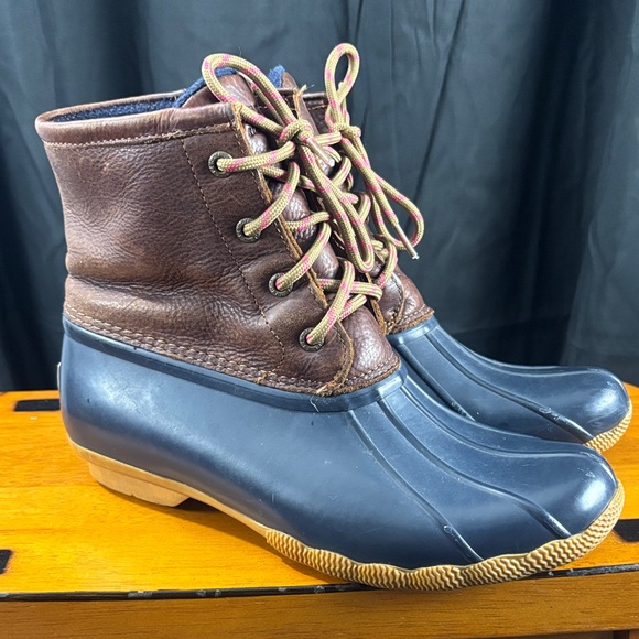 Sperry Shoes - Sperry Brown Winter Boots with Pink Accents